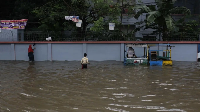 Deadly floods swamp India, Bangladesh - 1