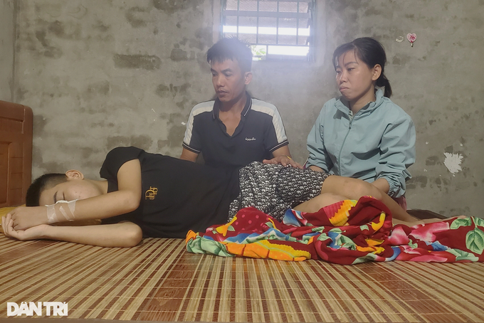 Thanh Hoa family needs help to save son from kidney failure - 1 Thanh Hoa family needs help to save son from kidney failure - 1