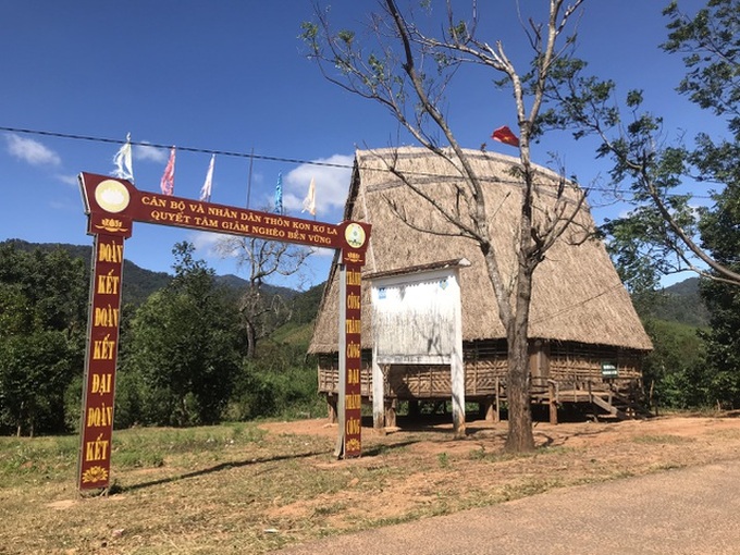 Kon Tum school threatened by erosion - 1 Kon Tum school threatened by erosion - 1