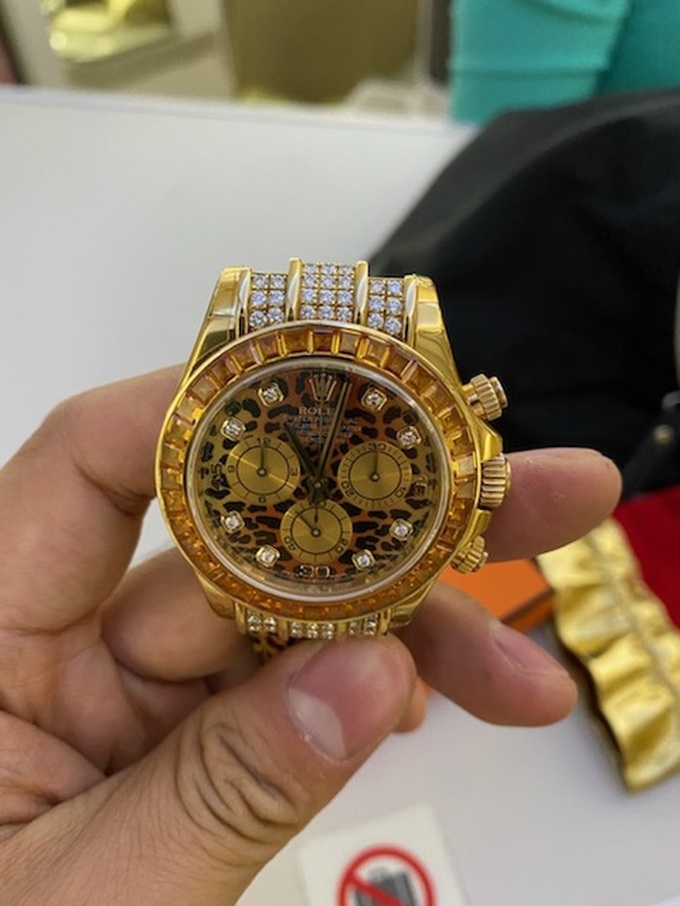 Cambodian passenger forgets valuable diamond items on flight - 3