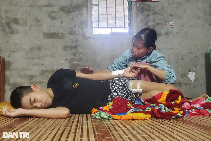 Thanh Hoa family needs help to save son from kidney failure - 2 Thanh Hoa family needs help to save son from kidney failure - 2