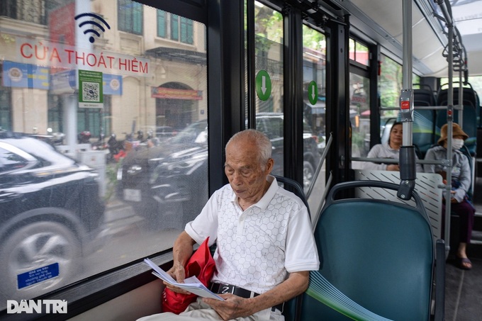 Hanoi increases bus fares - 1 Hanoi increases bus fares - 1