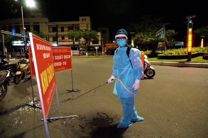 Danang residents celebrate after lockdown lifted - 6 Danang residents celebrate after lockdown lifted - 6