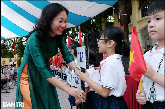 23 million students begin new school year - 2 23 million students begin new school year - 2