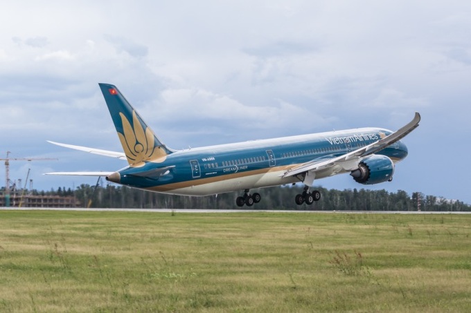 Vietnam Airlines to launch first regular flight to US soon - 1