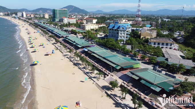 Cemetery near Ha Tinh beach to be relocated - 1 Cemetery near Ha Tinh beach to be relocated - 1
