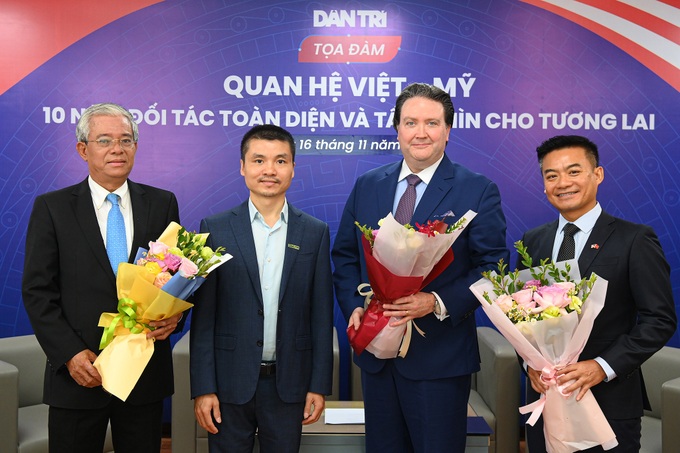 US ambassador optimistic about growing strategic partnership with Vietnam - 1