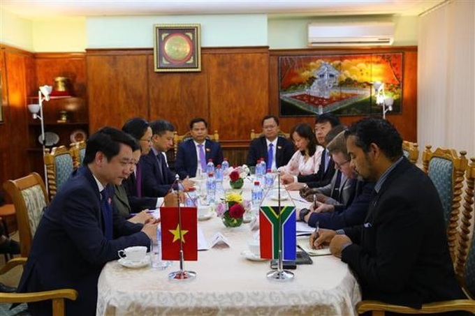 Vietnamese and South African legislatures strengthen exchanges and cooperation - 1