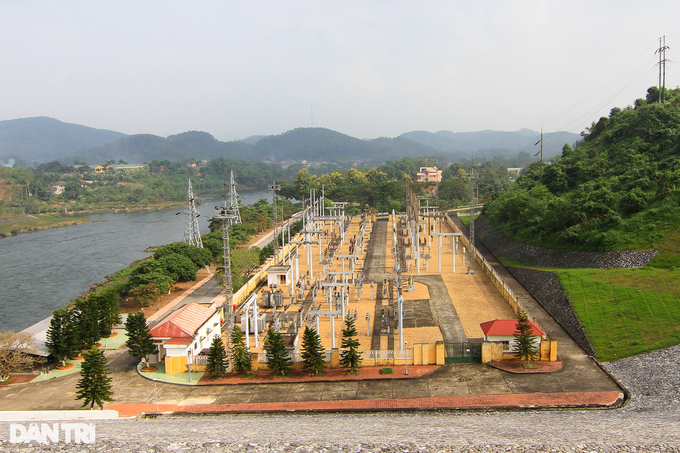 Charming beauty of Thac Ba Lake - 9