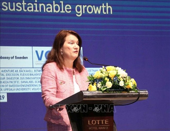 Sweden pledges to help Vietnam in energy saving - 1