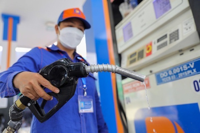 Petrol prices fall in Monday adjustment - 1 Petrol prices fall in Monday adjustment - 1