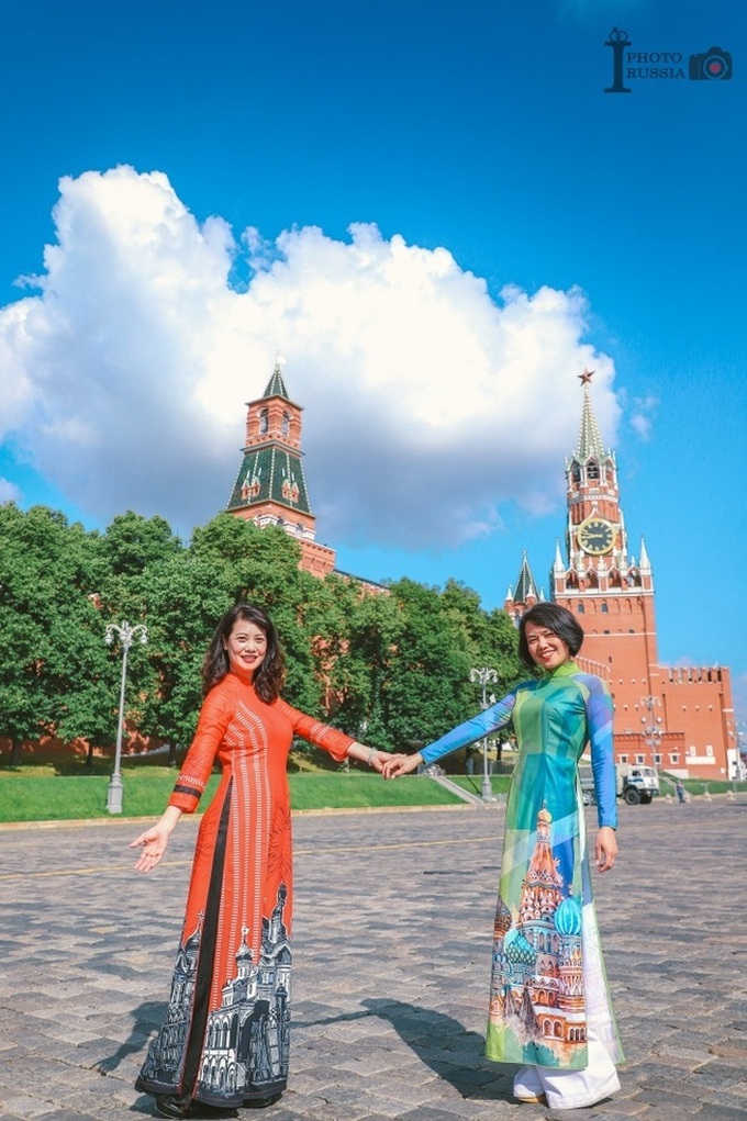 Kremlin Palace featured on Vietnamese Ao Dai - 6