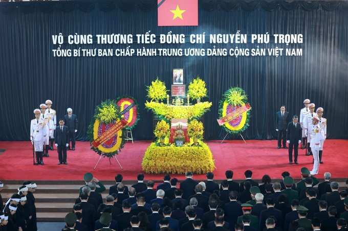 Senior Vietnamese leaders pay respects to Party General Secretary Nguyen Phu Trong - 1 Senior Vietnamese leaders pay respects to Party General Secretary Nguyen Phu Trong - 1