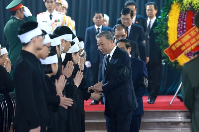 Senior Vietnamese leaders pay respects to Party General Secretary Nguyen Phu Trong - 4 Senior Vietnamese leaders pay respects to Party General Secretary Nguyen Phu Trong - 4