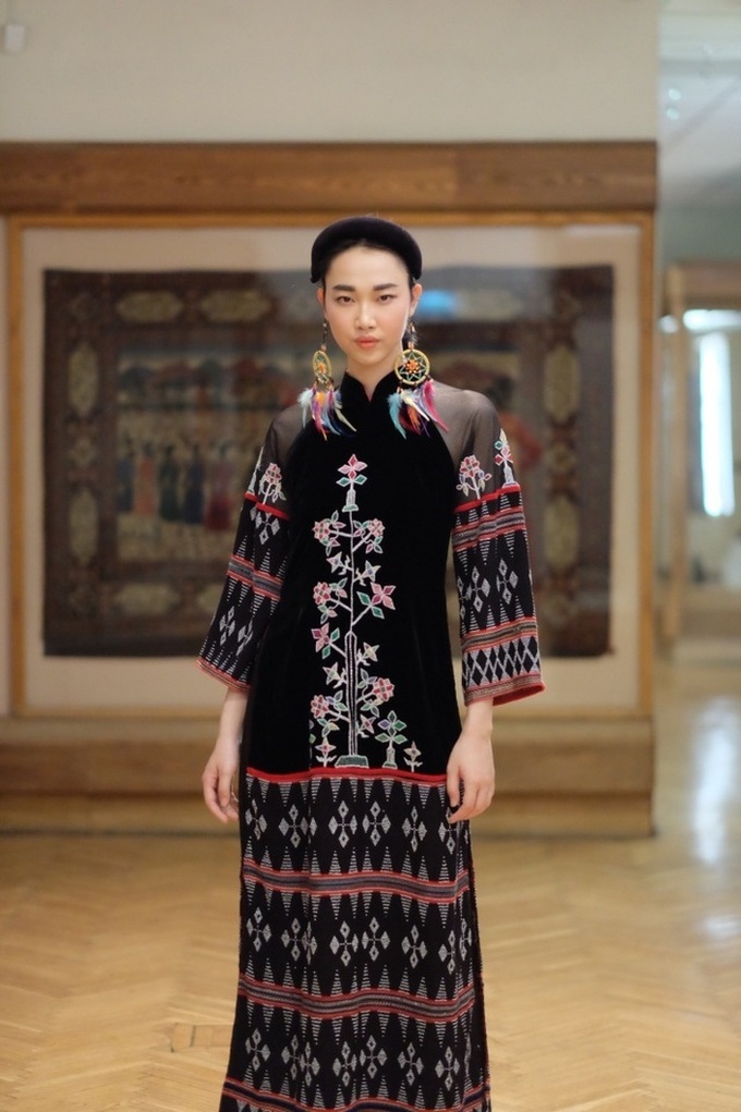 Vietnamese ao dai collection shines in Russia - 5