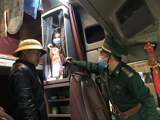 Dozens fined for illegally entering Vietnam to avoid Covid-19 quarantine rules - 2 Dozens fined for illegally entering Vietnam to avoid Covid-19 quarantine rules - 2