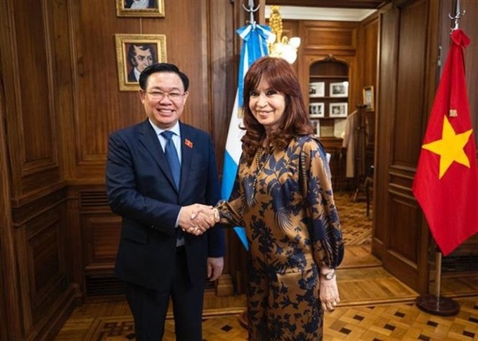 Vietnam, Argentina agree to boost cooperation in legislative affairs - 1
