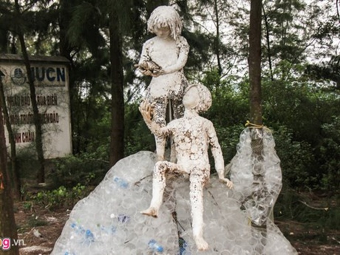 Contemporary art works from waste exhibited in Da Lat - 1