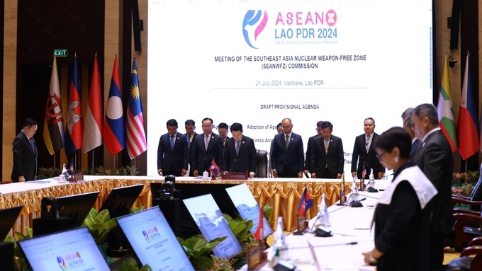 ASEAN Foreign Ministers commemorate Vietnamese Party leader - 1