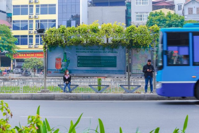Hanoi bus stops go green - 1 Hanoi bus stops go green - 1