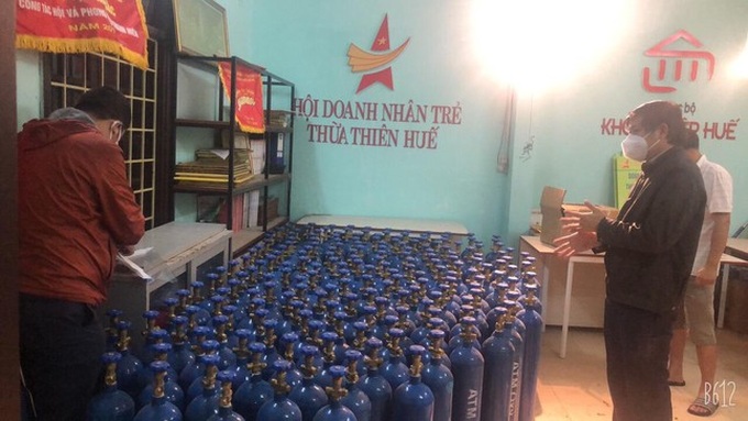 First oxygen ATM for Covid-19 treatment launched in Hue - 1