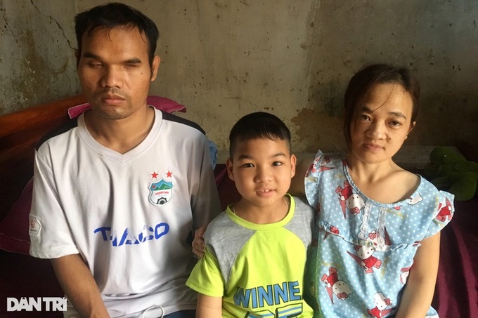 Little boy in desperate need of support for disabled parents - 1