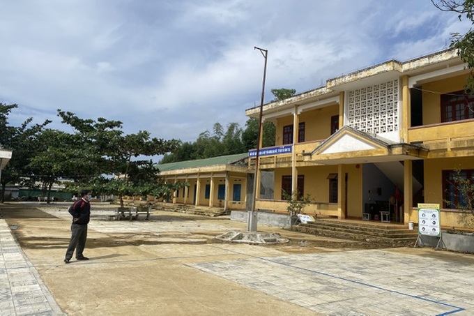 Over 400 Quang Ngai students off from school for diphtheria prevention - 1