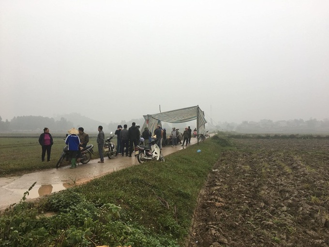 Slow compensation continues plaguing residents near Hanoi dump - 1