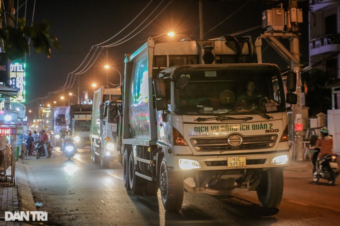 Dumping site plagues HCM City residents - 3
