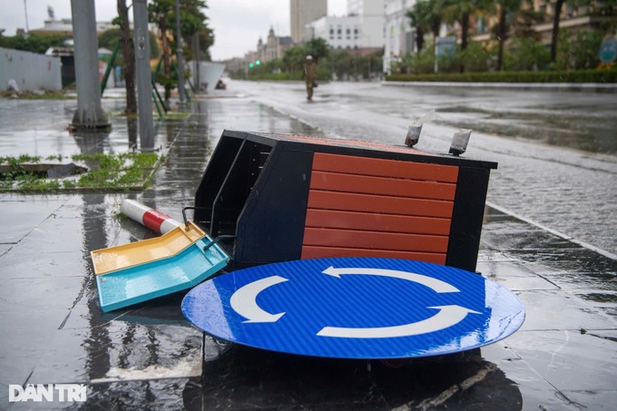 Yagi roars into Vietnam’s northern coast, exerts first impacts on mainland - 3 Yagi roars into Vietnam’s northern coast, exerts first impacts on mainland - 3