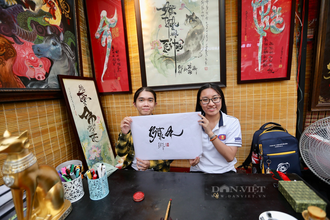 Tet calligraphy street in HCM City opens - 6