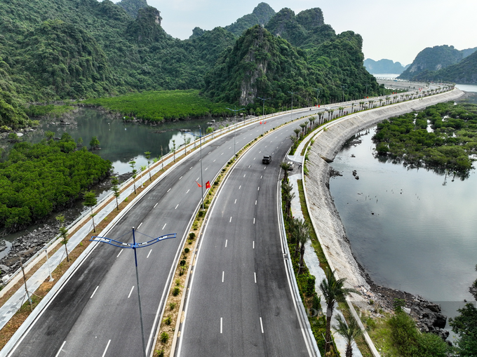 Coastal road expected to boost Quang Ninh tourism - 2 Coastal road expected to boost Quang Ninh tourism - 2