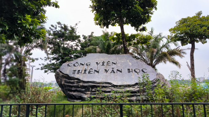 Astronomy park in Hanoi left abandoned - 2 Astronomy park in Hanoi left abandoned - 2