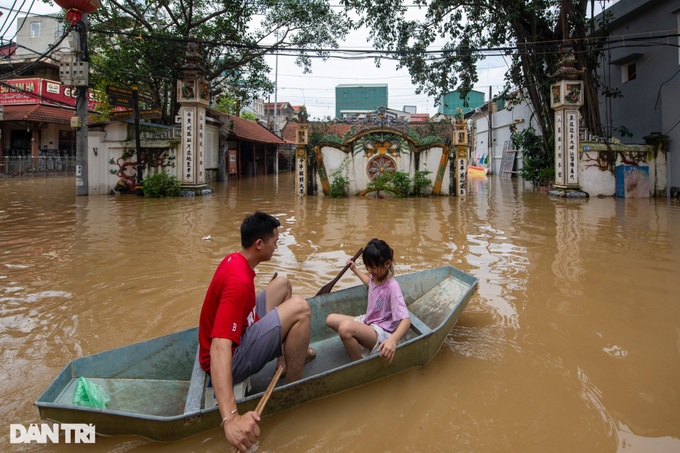 Hanoi pottery village submerged - 6