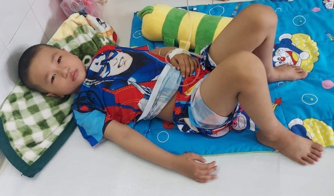 Single mum seeks help to save ailing child - 2