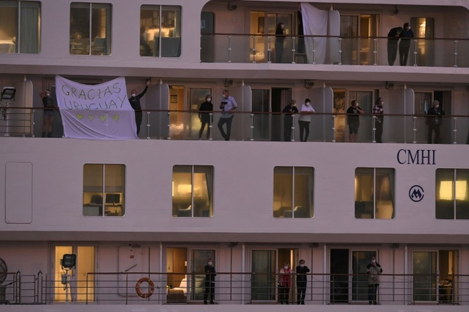 Passengers from virus-infected cruise ship leave for Australia - 1