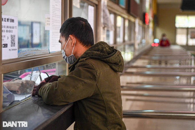 Hanoi stations deserted ahead of New Year - 3