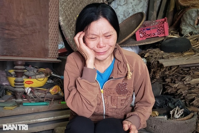 Family of three ill members call for help - 1