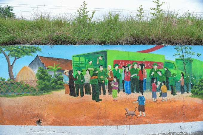 Hanoi outlying road turned into artwork - 4