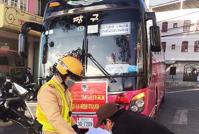 Foreign passenger buses fined for breaking rules - 1