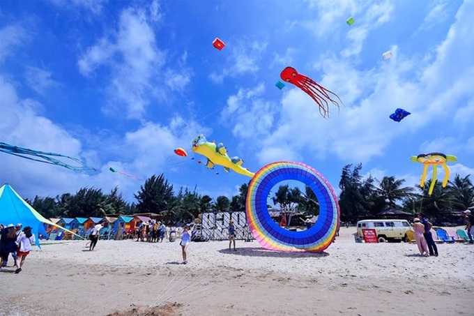 Binh Thuan to set Guinness record for Vietnam's largest kite - 1 Binh Thuan to set Guinness record for Vietnam's largest kite - 1
