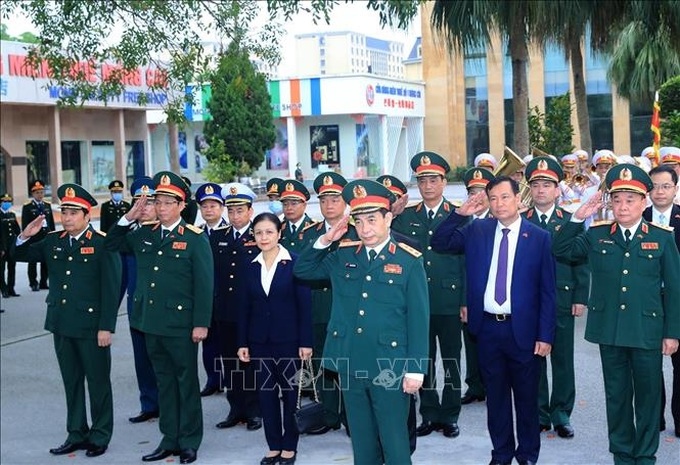 Vietnam, China hold border defence friendship exchange - 1