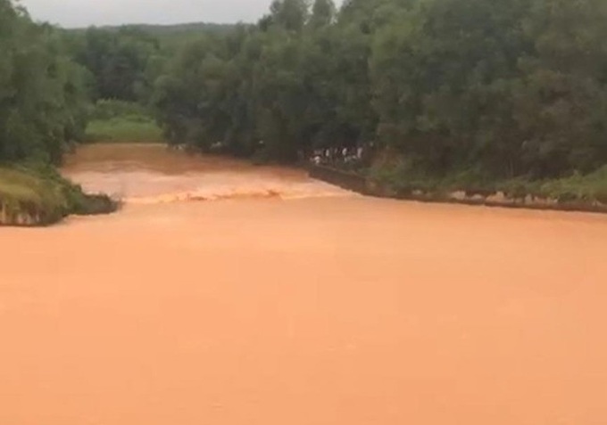 One child drowns, one remains missing in Binh Phuoc - 1 One child drowns, one remains missing in Binh Phuoc - 1