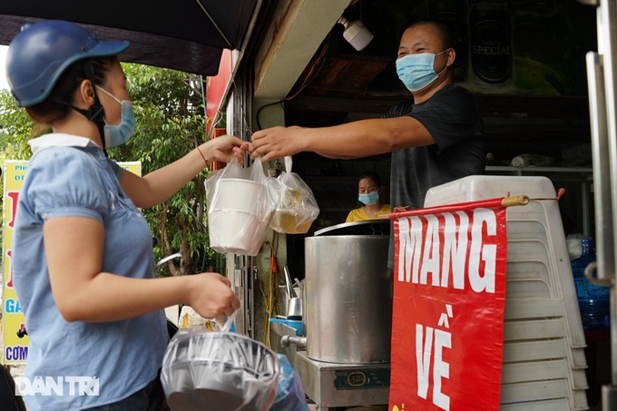 Eight Hanoi districts halt non-necessary activities - 1