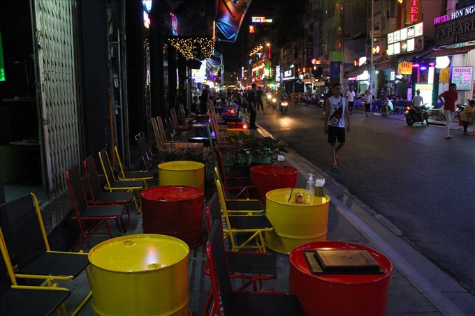 Bui Vien Street quiet despite lifted ban - 2 Bui Vien Street quiet despite lifted ban - 2