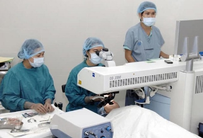 HCM City to subsidise eye surgery for fresh recruits - 1