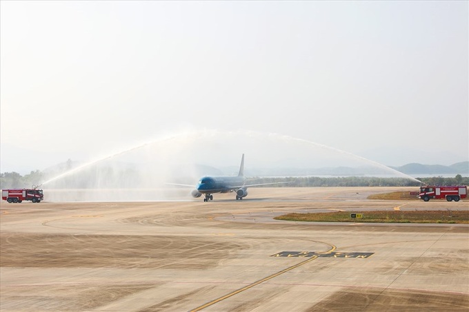 Van Don Airport receives first flights from Japan - 1