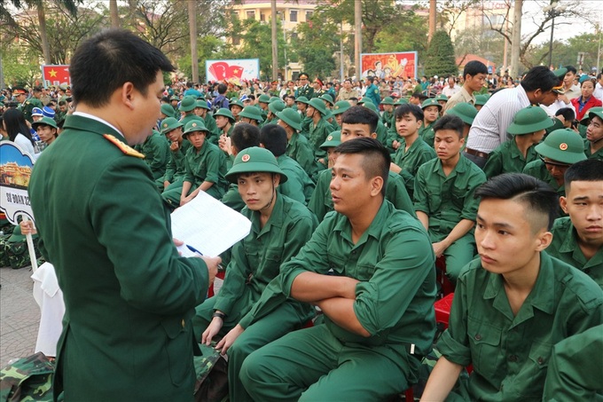 Thousands conscripted into army - 4
