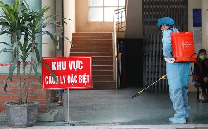 Hanoi calls for help to ease overloading at quarantine centres - 1