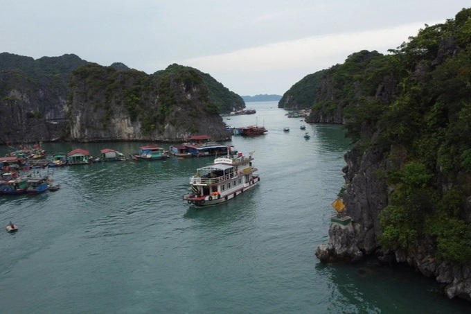 Ha Long tourist boat safety regulations tightened - 1